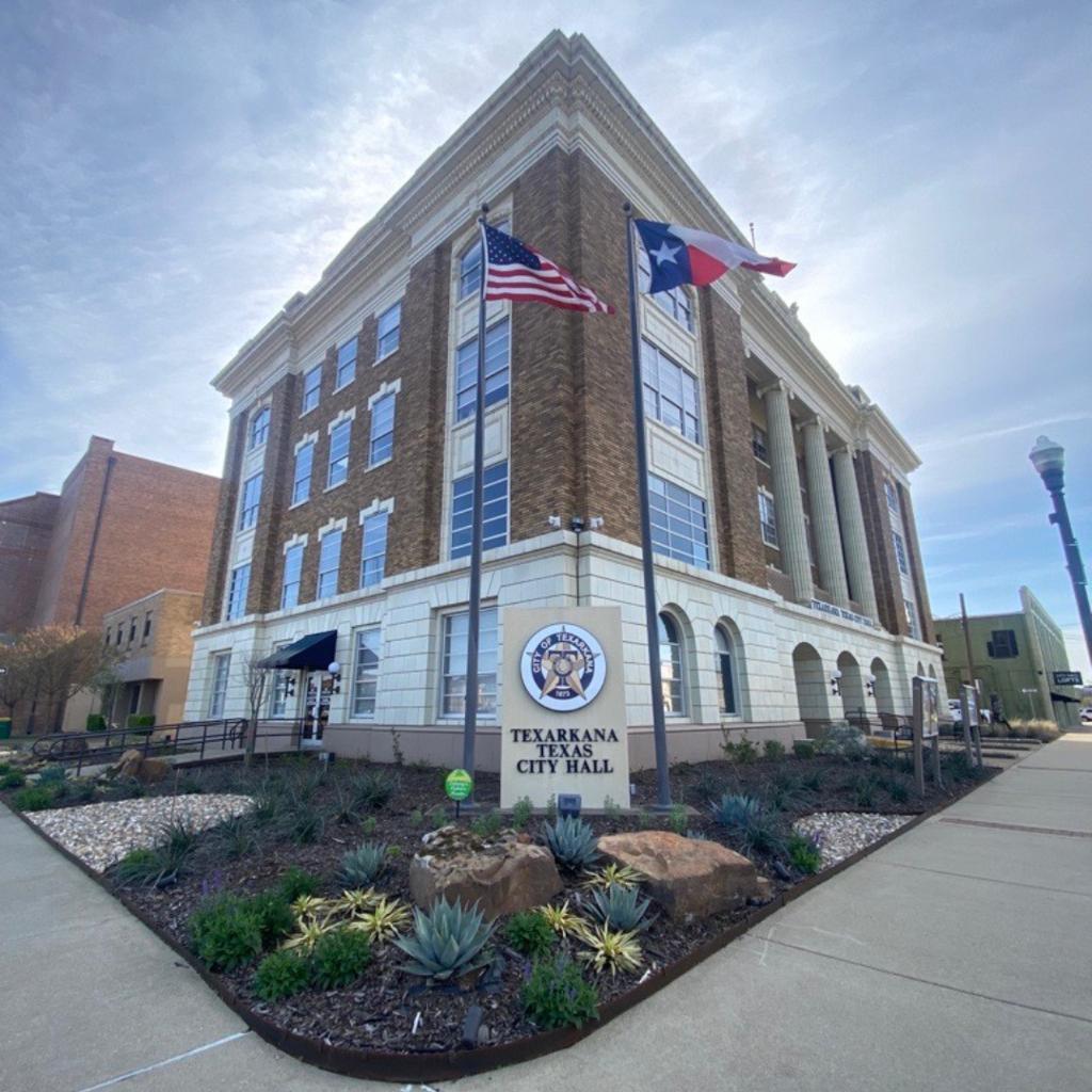 Commercial real estate in Texarkana showing retail, office, and industrial properties
