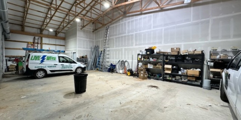 Five Roll Up 10x10 Doors | Lots of Space for Vehicles, Tools, Workshop Space or Store Your Products Here