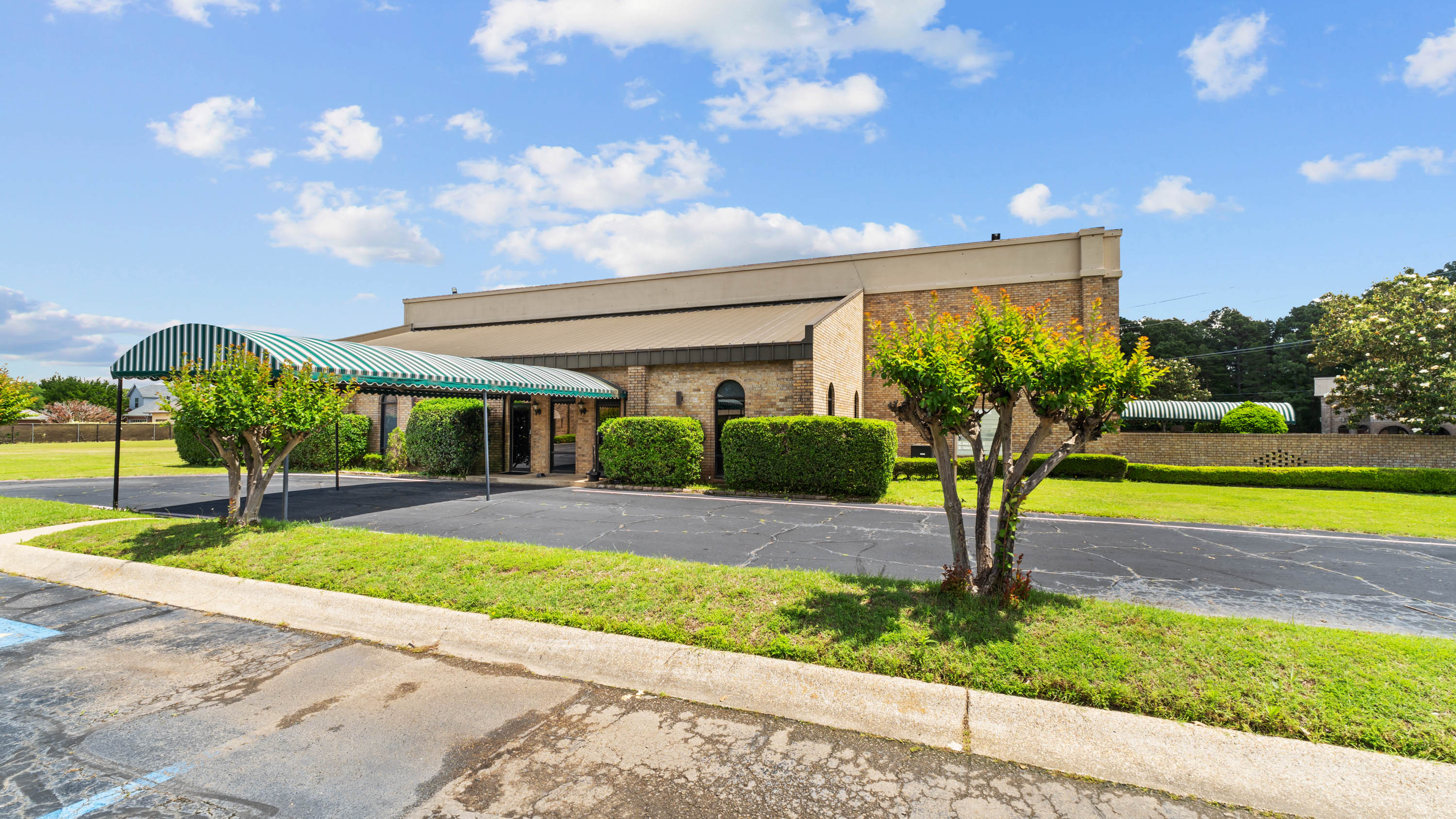 6500 Summerhill Rd., Texarkana, Texas 75503, ,Office,For Lease,Crown Plaza,Summerhill Rd.,1095