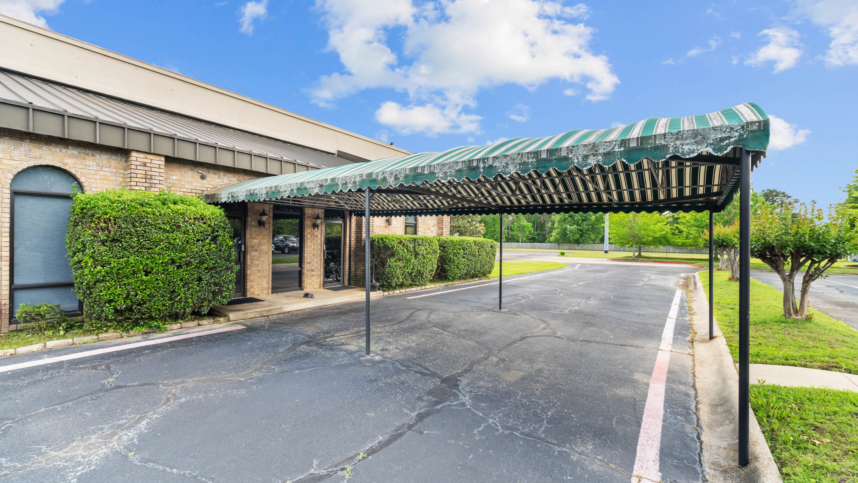 6500 Summerhill Rd., Texarkana, Texas 75503, ,Office,For Lease,Crown Plaza,Summerhill Rd.,1095
