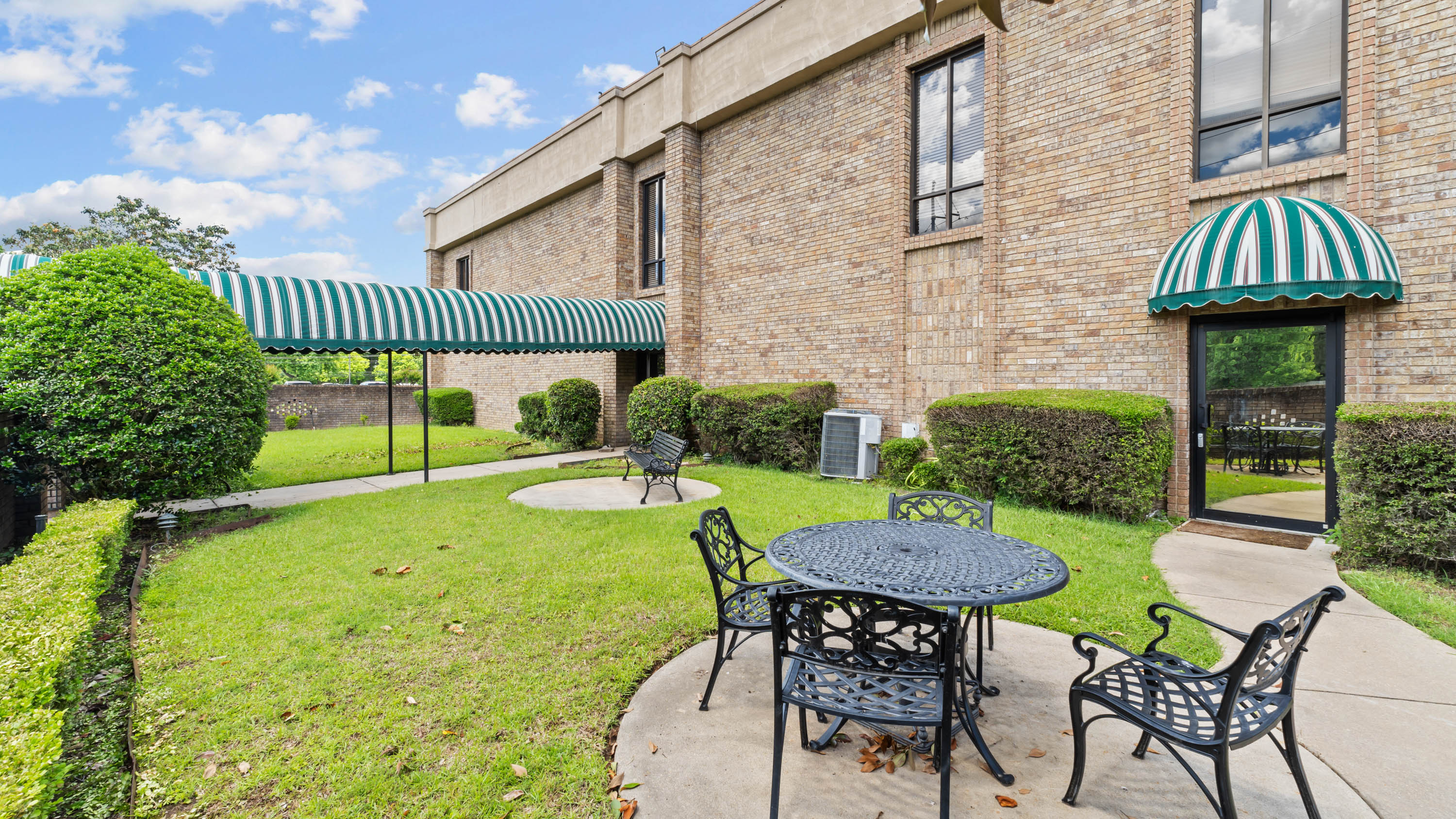 6500 Summerhill Rd., Texarkana, Texas 75503, ,Office,For Lease,Crown Plaza,Summerhill Rd.,1095