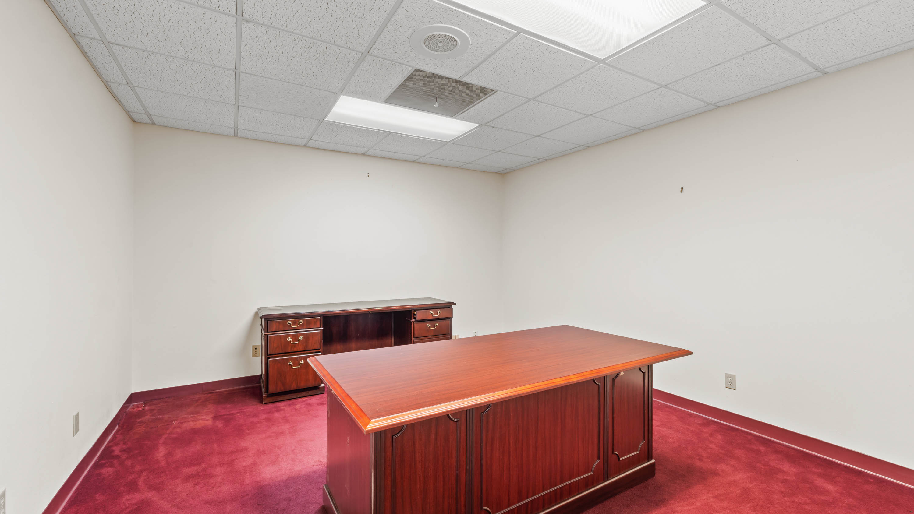 6500 Summerhill Rd., Texarkana, Texas 75503, ,Office,For Lease,Crown Plaza,Summerhill Rd.,1095