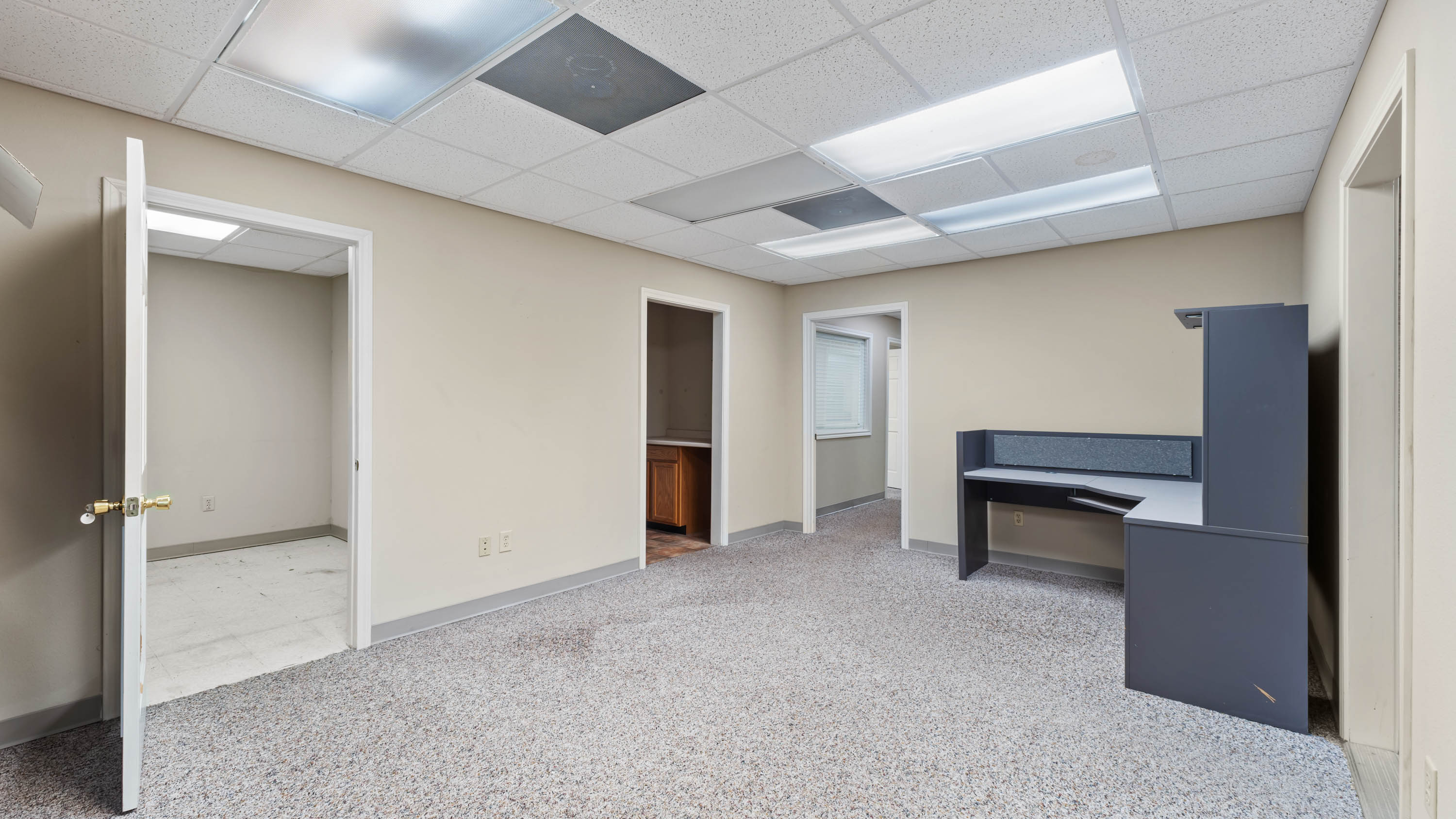 6500 Summerhill Rd., Texarkana, Texas 75503, ,Office,For Lease,Crown Plaza,Summerhill Rd.,1095