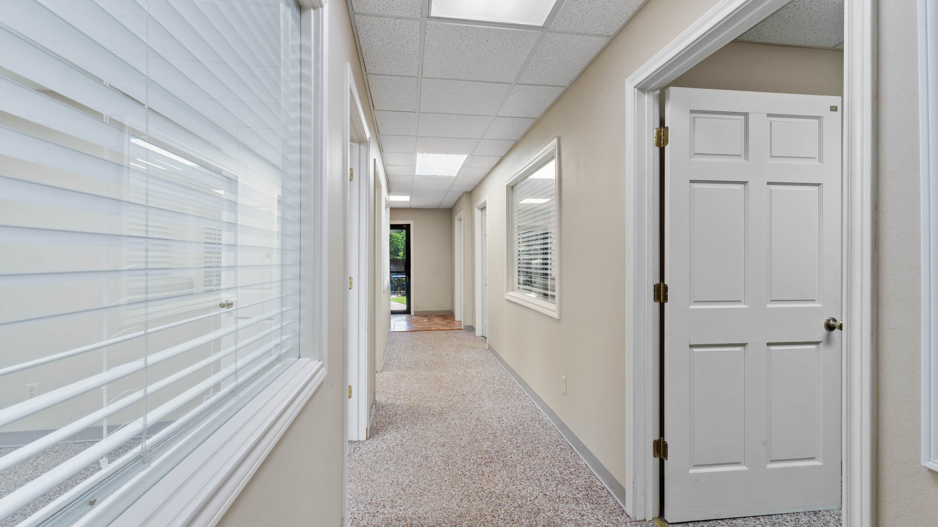 6500 Summerhill Rd., Texarkana, Texas 75503, ,Office,For Lease,Crown Plaza,Summerhill Rd.,1095