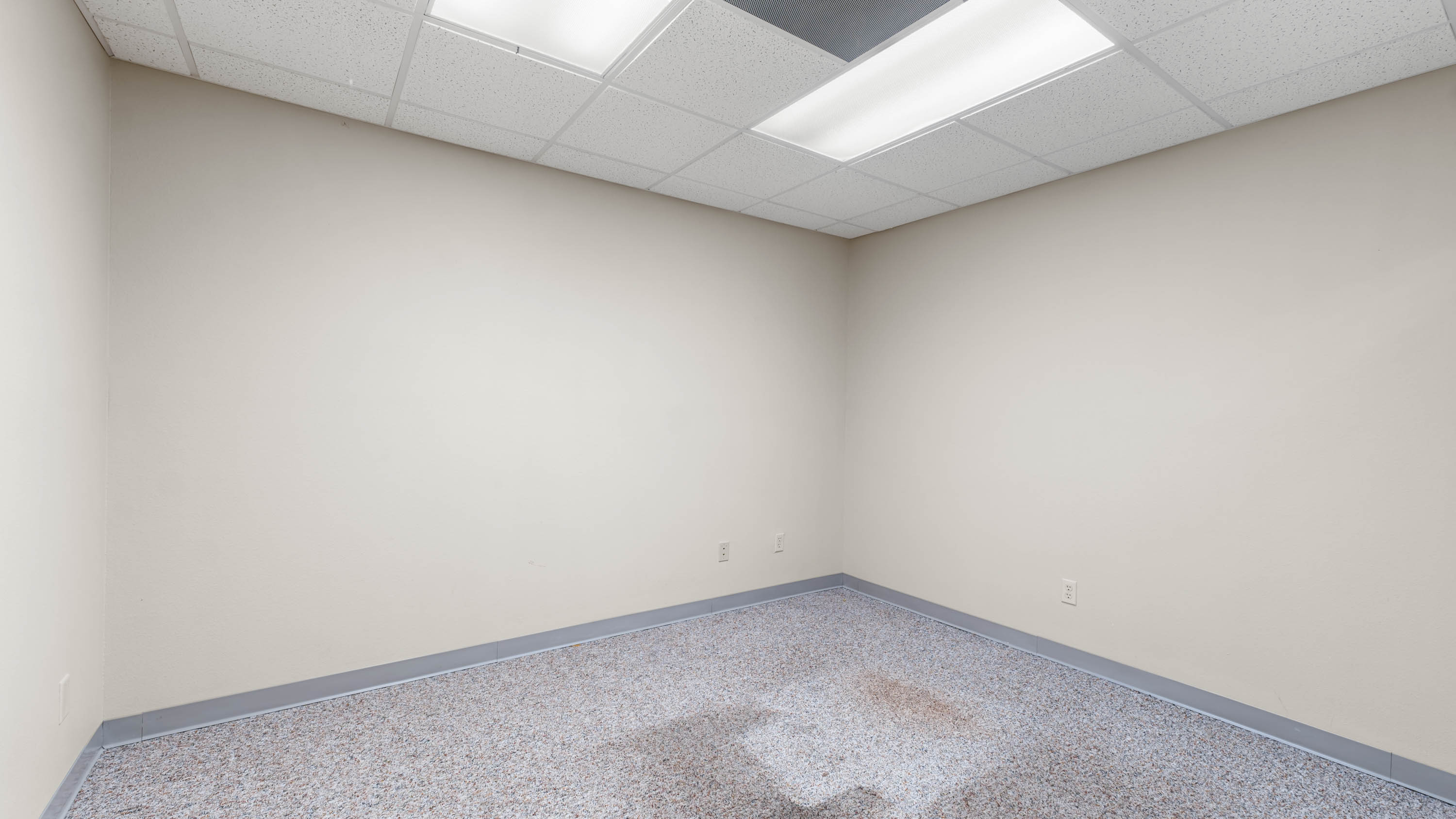 6500 Summerhill Rd., Texarkana, Texas 75503, ,Office,For Lease,Crown Plaza,Summerhill Rd.,1095