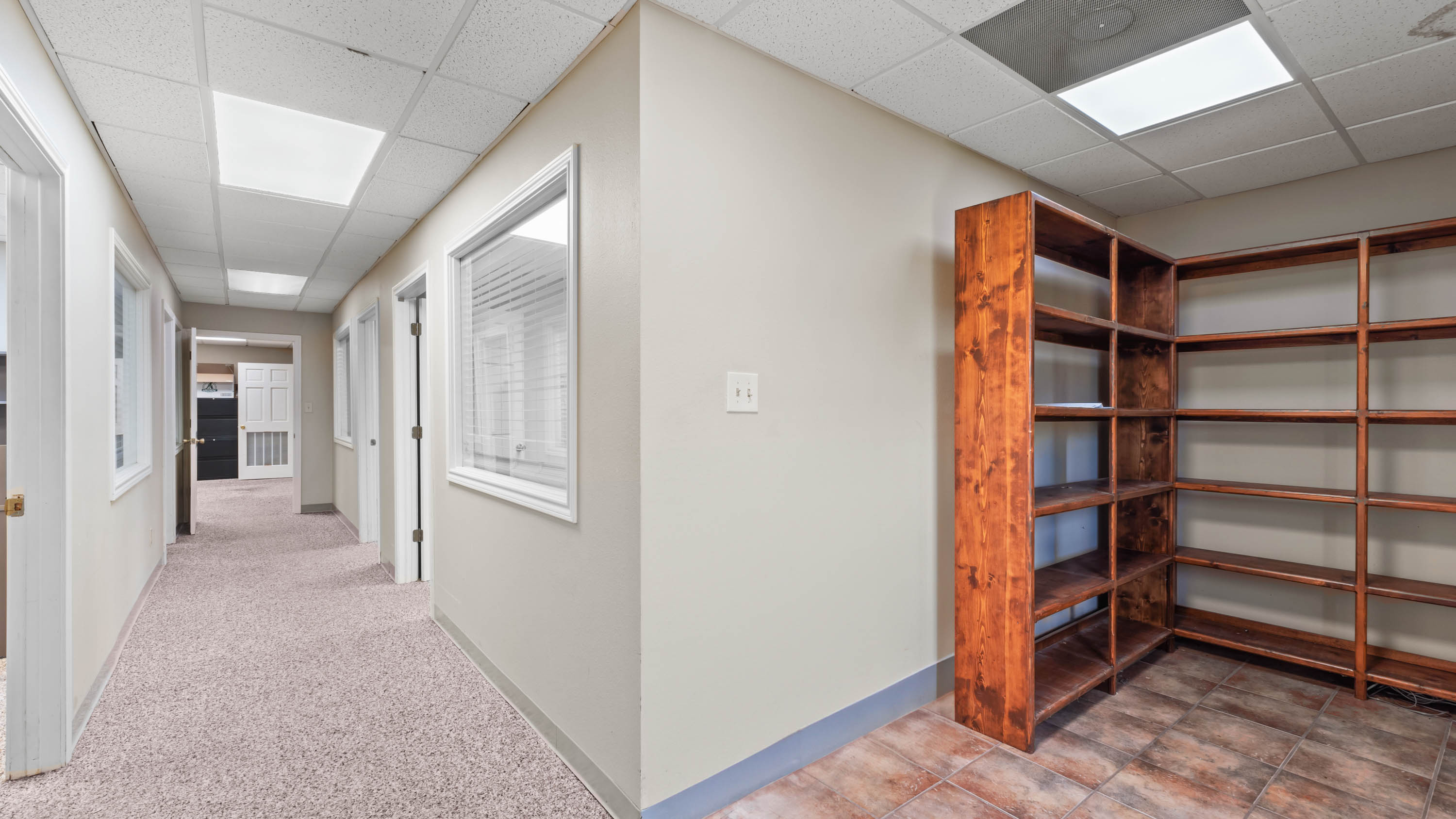 6500 Summerhill Rd., Texarkana, Texas 75503, ,Office,For Lease,Crown Plaza,Summerhill Rd.,1095