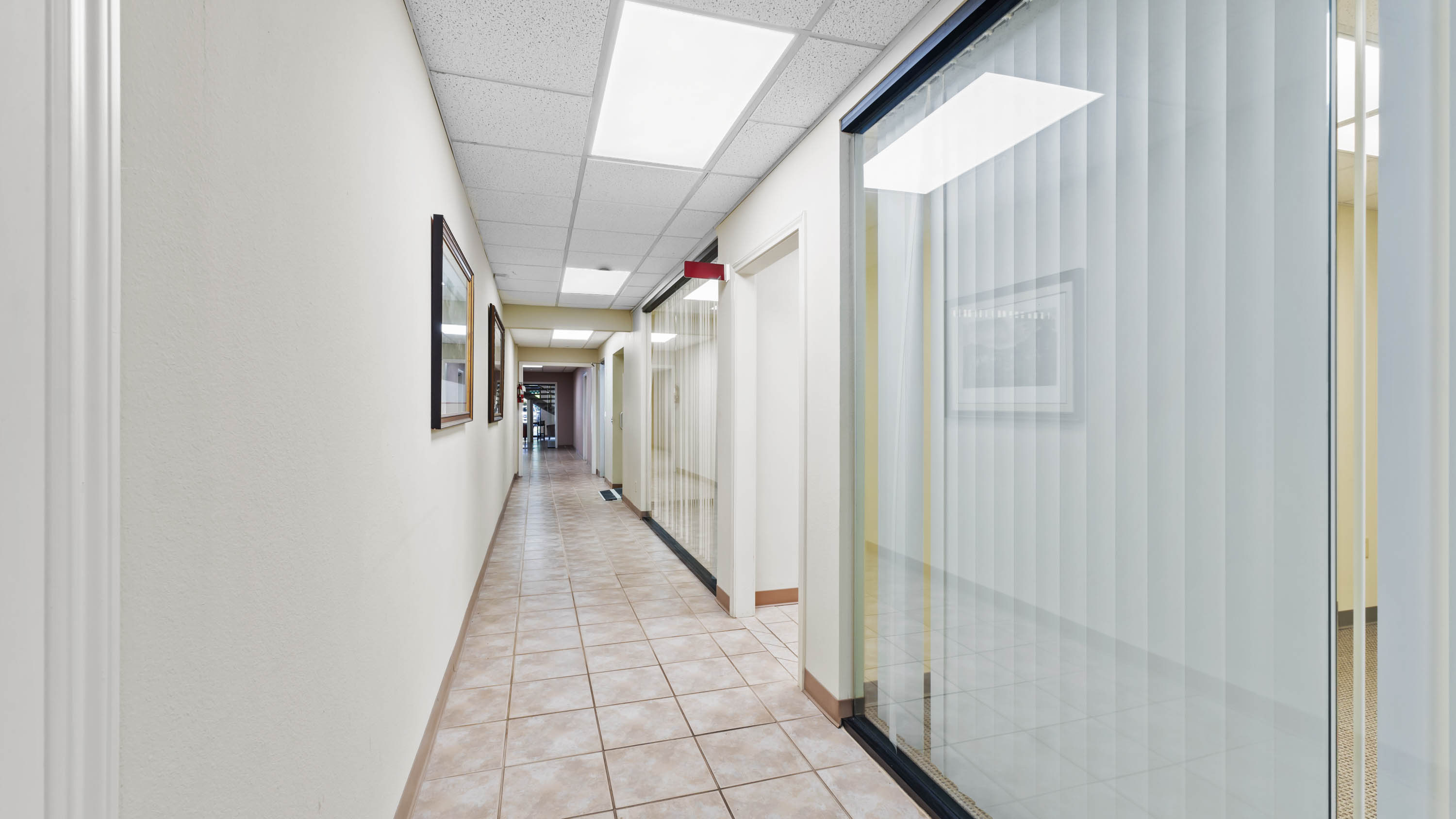 6500 Summerhill Rd., Texarkana, Texas 75503, ,Office,For Lease,Crown Plaza,Summerhill Rd.,1095