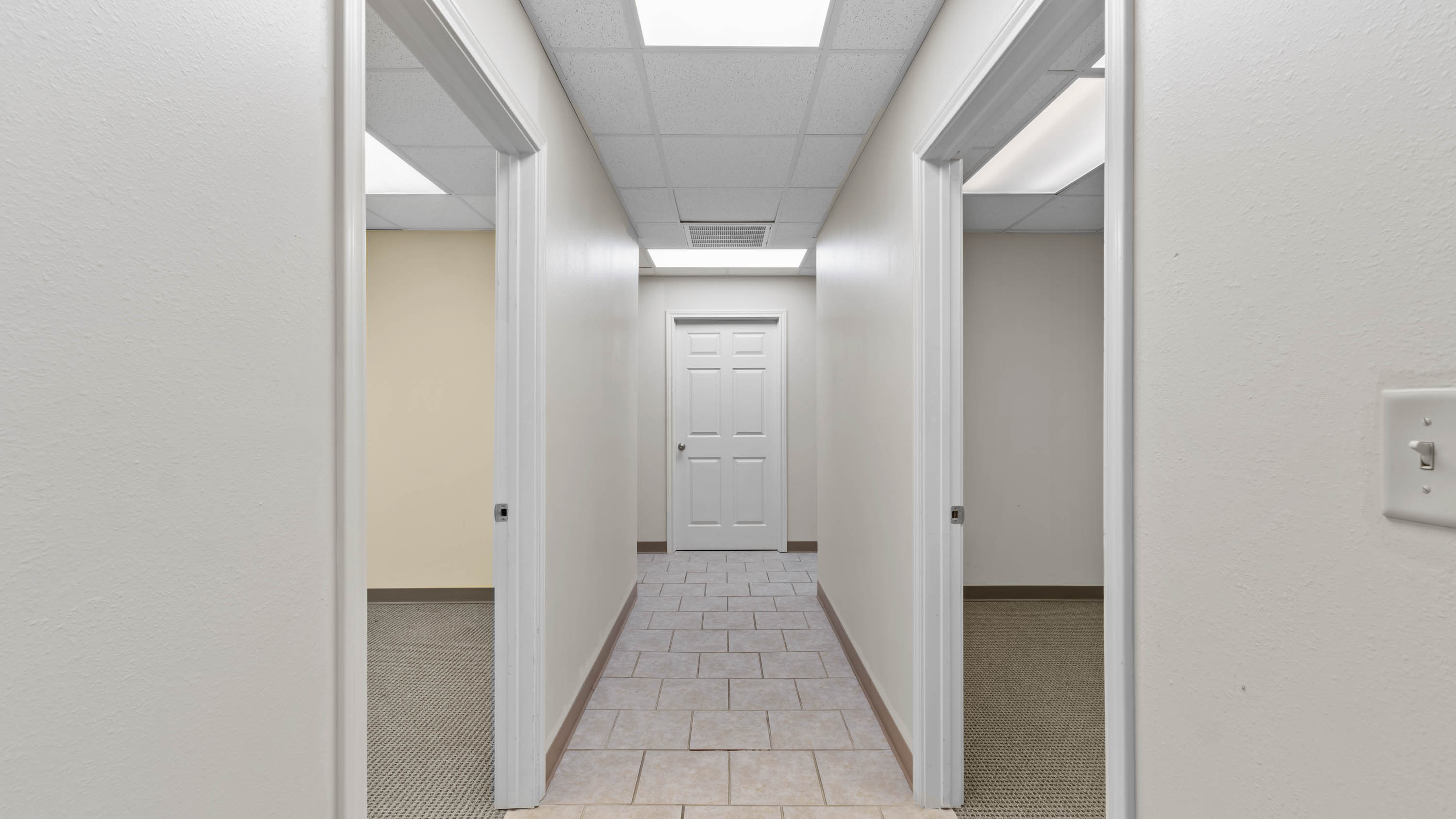 6500 Summerhill Rd., Texarkana, Texas 75503, ,Office,For Lease,Crown Plaza,Summerhill Rd.,1095