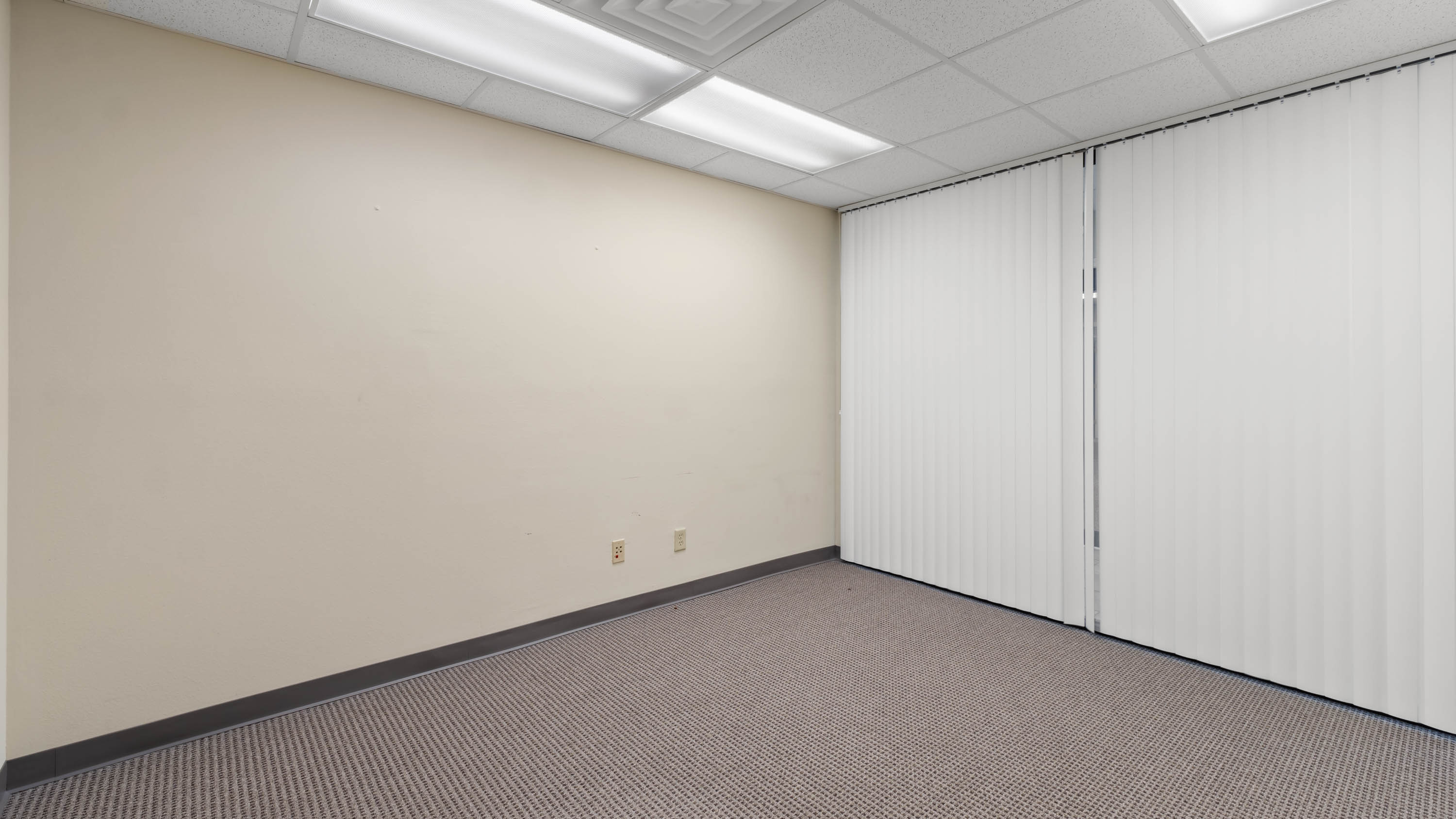 6500 Summerhill Rd., Texarkana, Texas 75503, ,Office,For Lease,Crown Plaza,Summerhill Rd.,1095