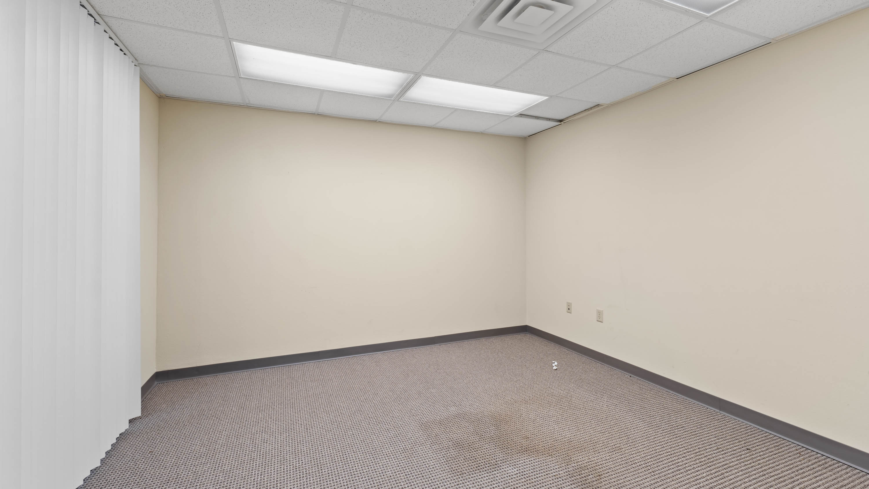 6500 Summerhill Rd., Texarkana, Texas 75503, ,Office,For Lease,Crown Plaza,Summerhill Rd.,1095
