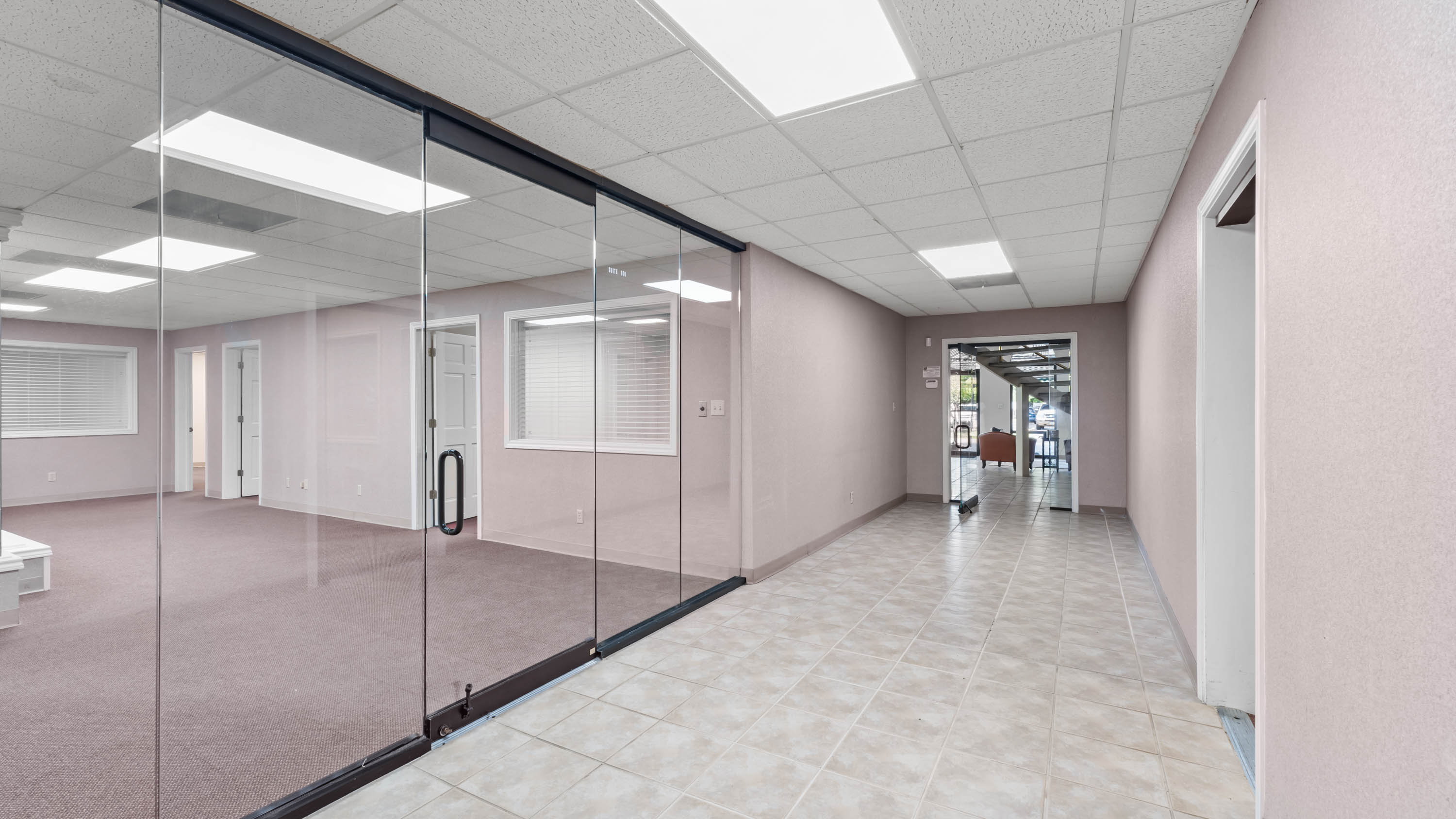6500 Summerhill Rd., Texarkana, Texas 75503, ,Office,For Lease,Crown Plaza,Summerhill Rd.,1095