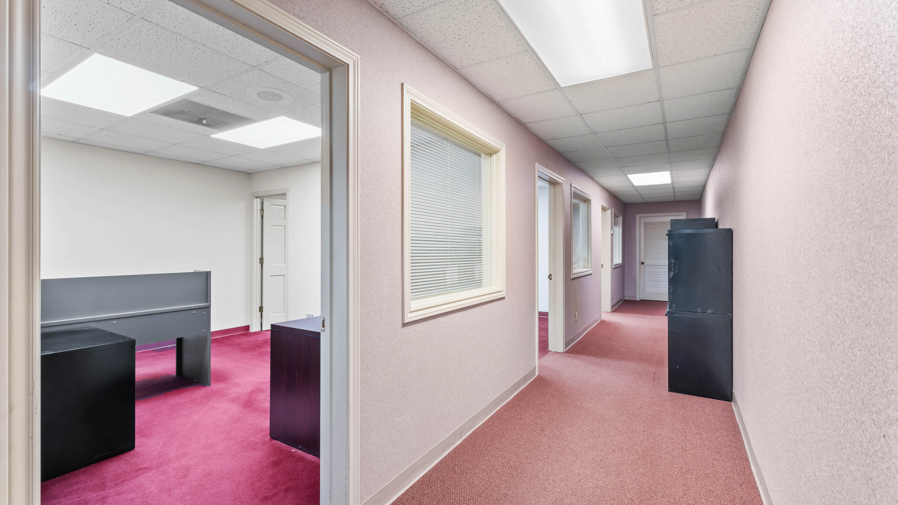 6500 Summerhill Rd., Texarkana, Texas 75503, ,Office,For Lease,Crown Plaza,Summerhill Rd.,1095