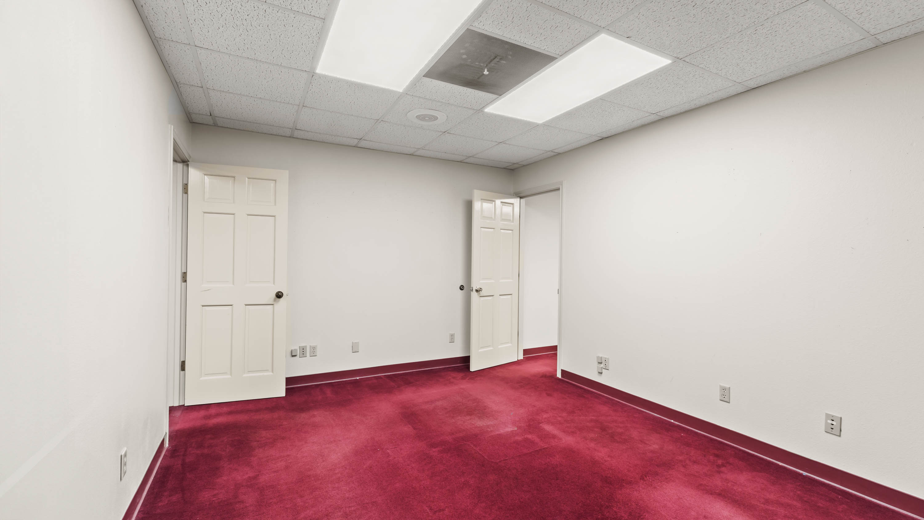 6500 Summerhill Rd., Texarkana, Texas 75503, ,Office,For Lease,Crown Plaza,Summerhill Rd.,1095