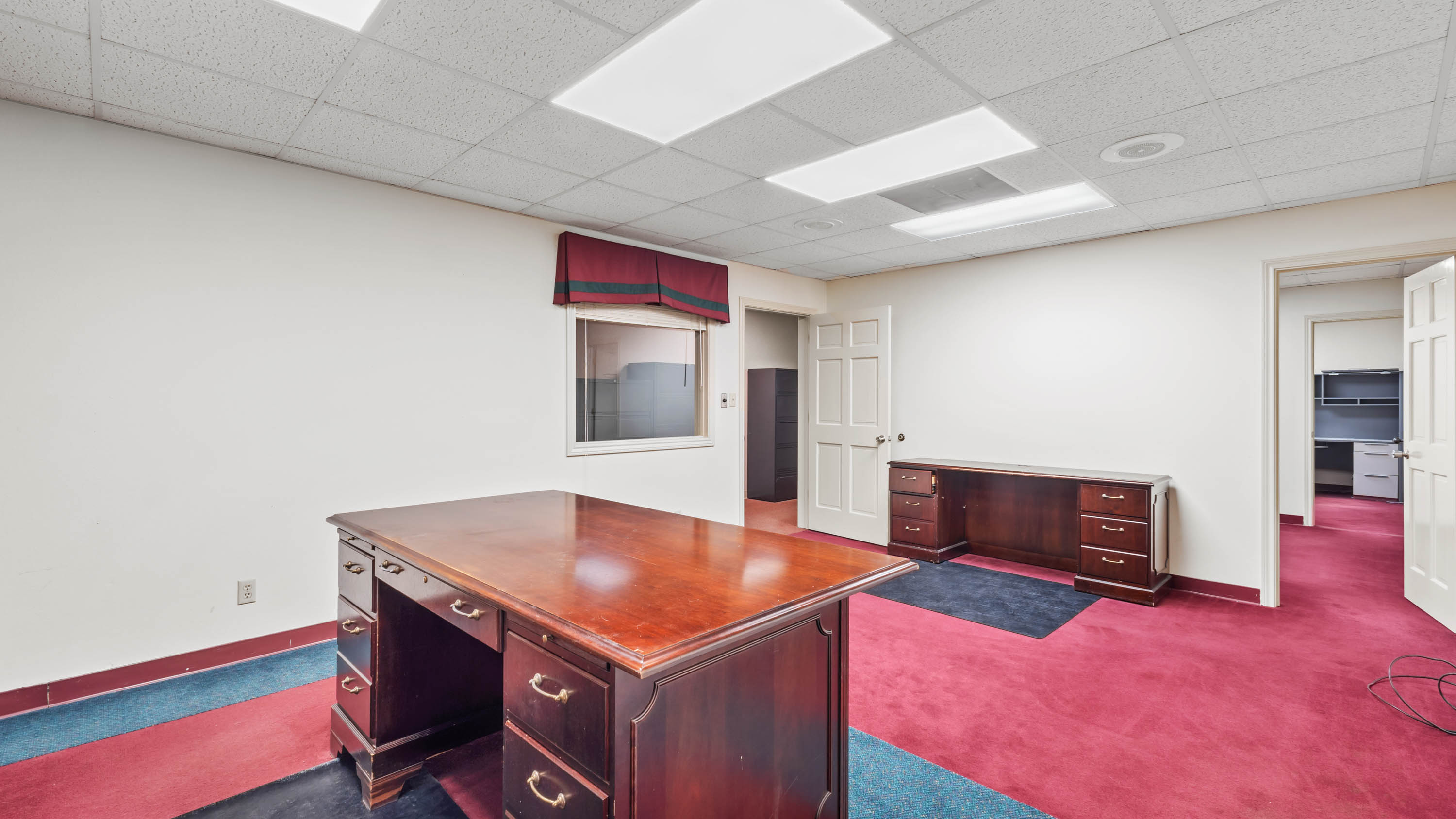 6500 Summerhill Rd., Texarkana, Texas 75503, ,Office,For Lease,Crown Plaza,Summerhill Rd.,1095