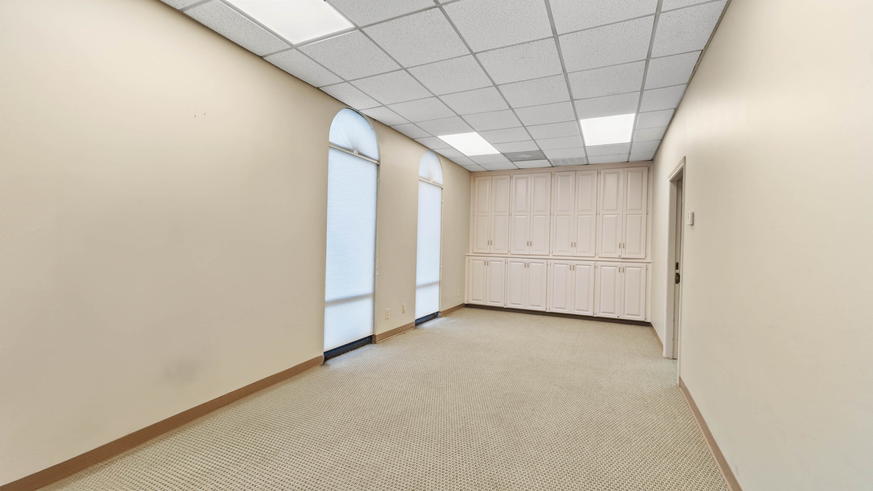 6500 Summerhill Rd., Texarkana, Texas 75503, ,Office,For Lease,Crown Plaza,Summerhill Rd.,1095